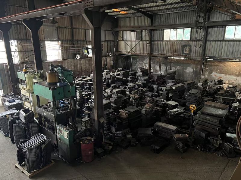 Yimi (Guangzhou) Automotive Parts Co, Ltd manufacturer production line