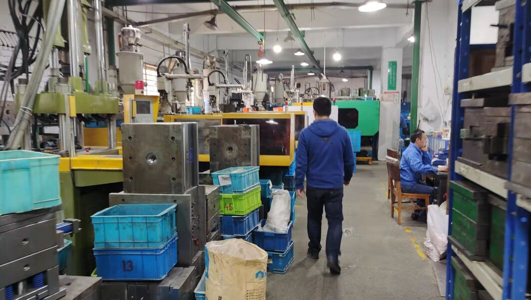 Yimi (Guangzhou) Automotive Parts Co, Ltd manufacturer production line